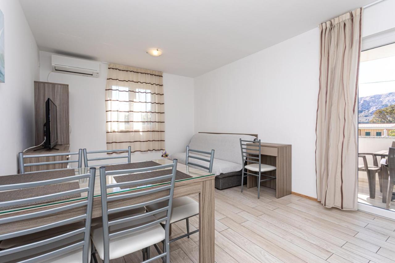 Apartments Crnekovic Tomislava 8 Baška Exterior foto