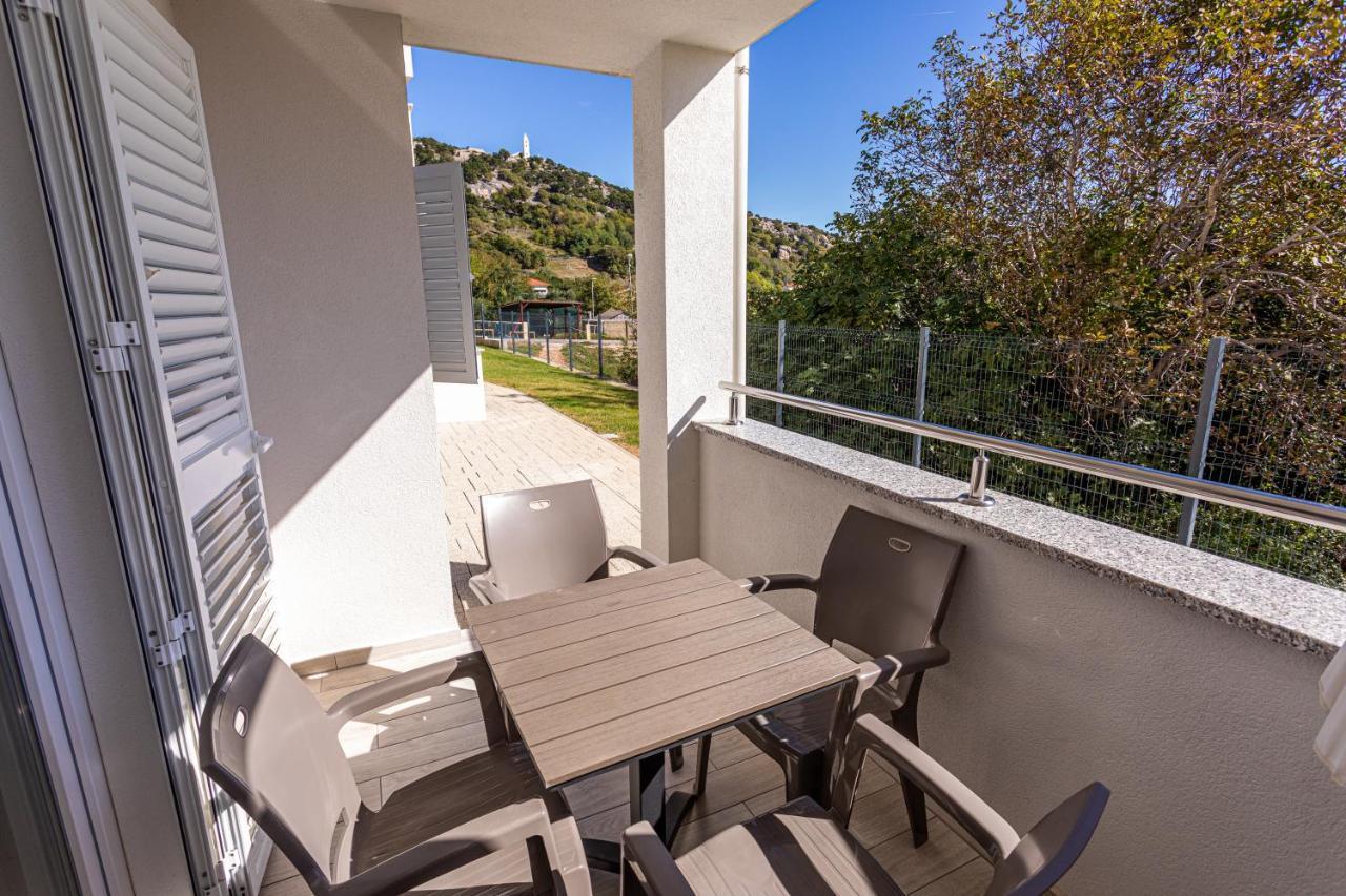 Apartments Crnekovic Tomislava 8 Baška Exterior foto