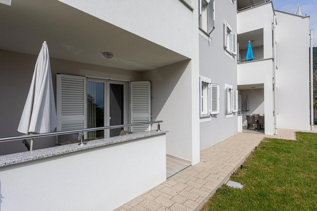 Apartments Crnekovic Tomislava 8 Baška Exterior foto