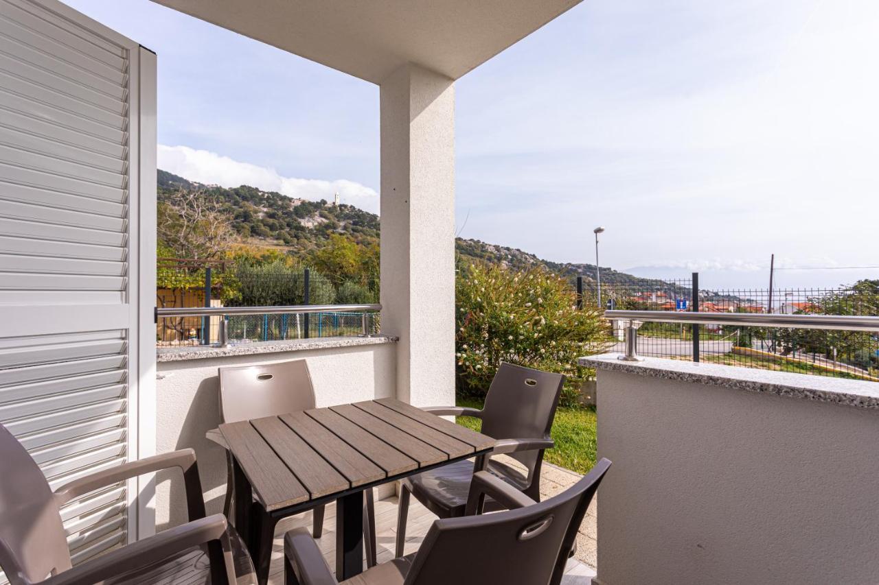Apartments Crnekovic Tomislava 8 Baška Exterior foto