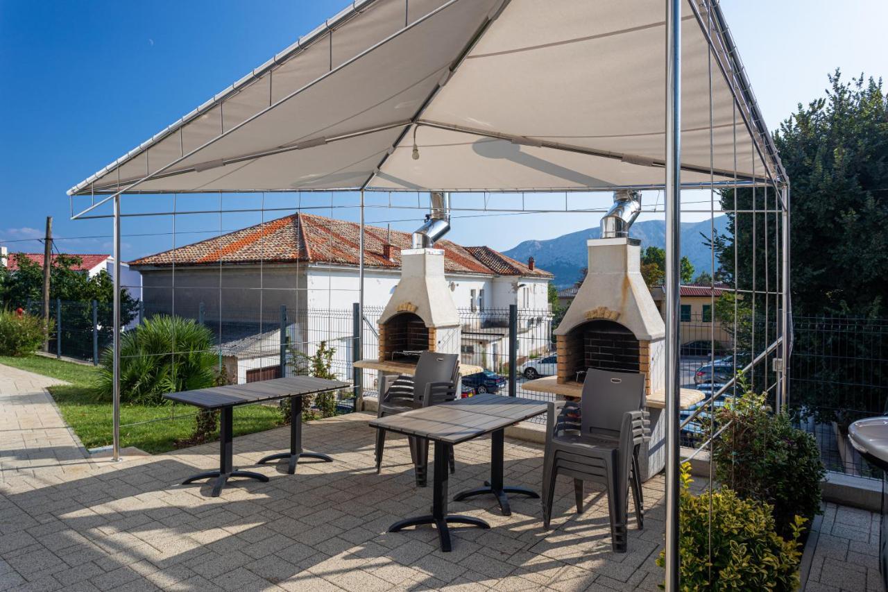 Apartments Crnekovic Tomislava 8 Baška Exterior foto