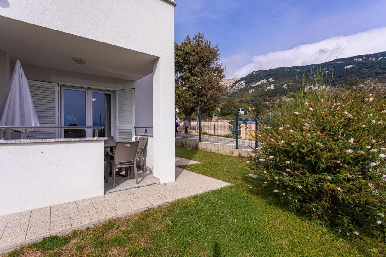 Apartments Crnekovic Tomislava 8 Baška Exterior foto